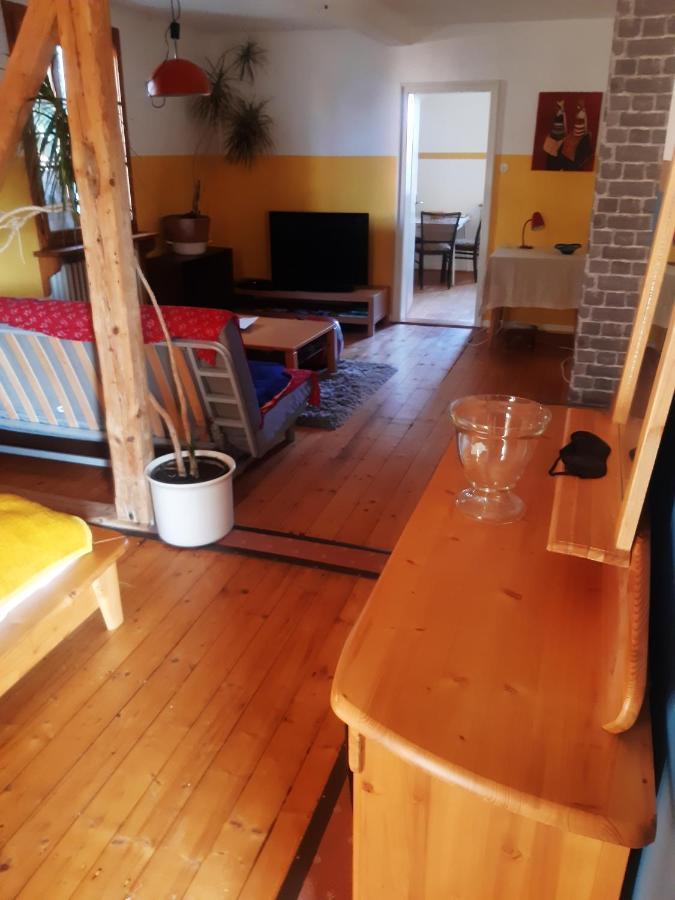 Casa Pinus Sol Lägenhet Gudensberg Exteriör bild